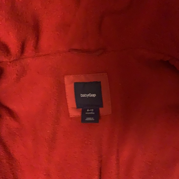 Baby girl Gap winter Coat in red gently worn in great condition - Picture 3 of 4